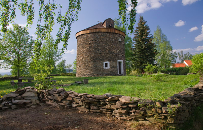 Větrný mlýn Kořenec